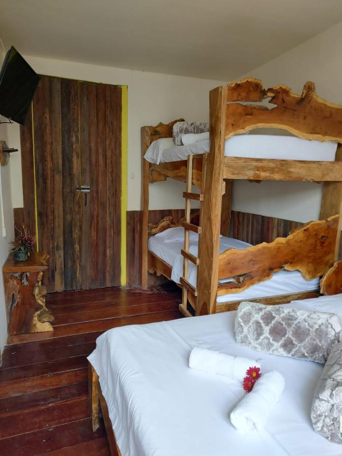 Отель Hostal Casa Madrigal Филандия Экстерьер фото