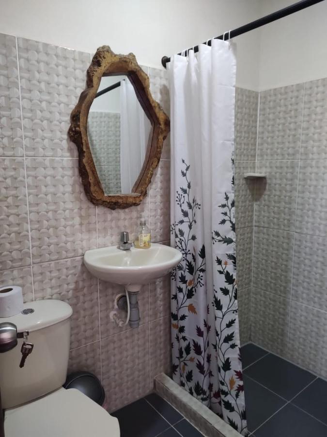 Отель Hostal Casa Madrigal Филандия Экстерьер фото
