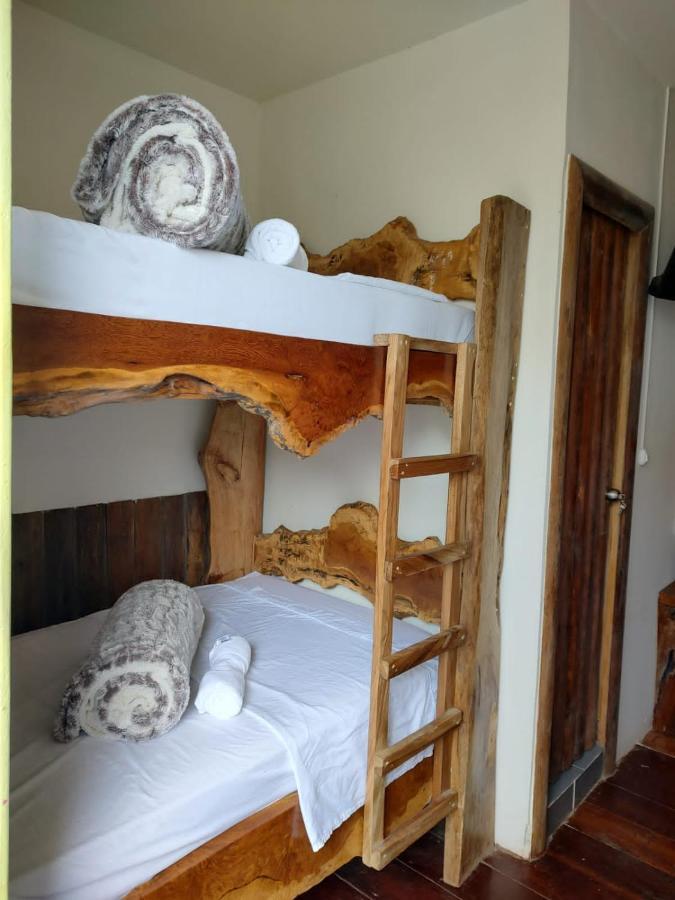 Отель Hostal Casa Madrigal Филандия Экстерьер фото