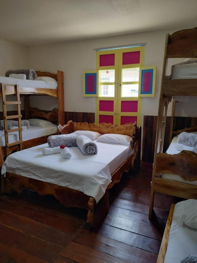 Отель Hostal Casa Madrigal Филандия Экстерьер фото