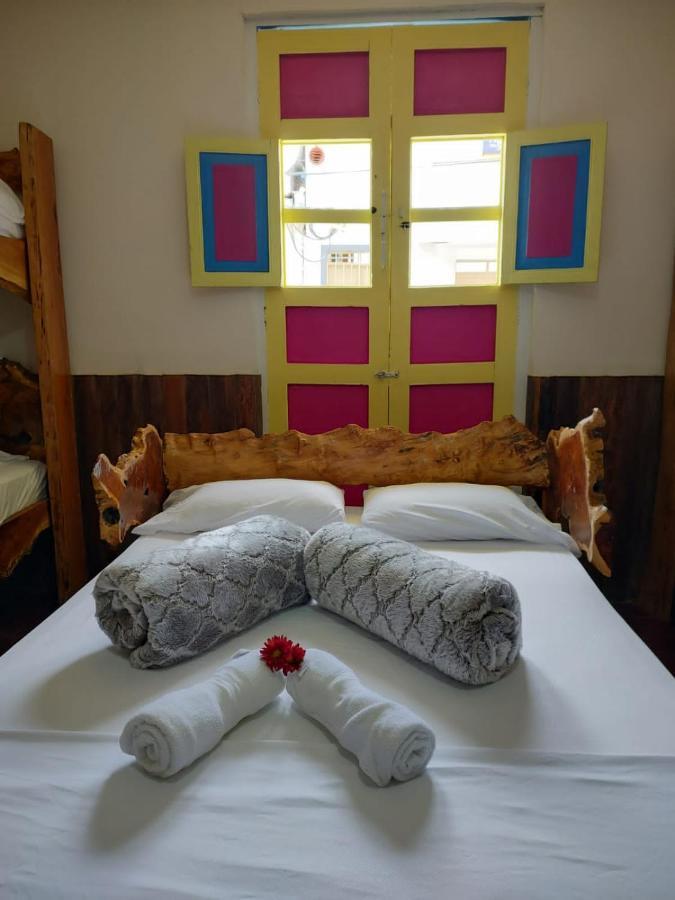 Отель Hostal Casa Madrigal Филандия Экстерьер фото