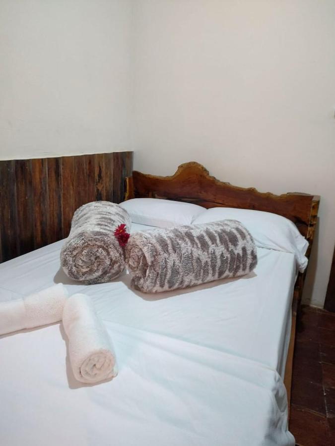 Отель Hostal Casa Madrigal Филандия Экстерьер фото