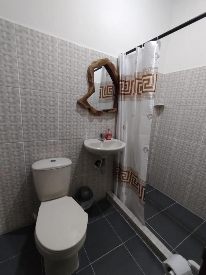 Отель Hostal Casa Madrigal Филандия Экстерьер фото